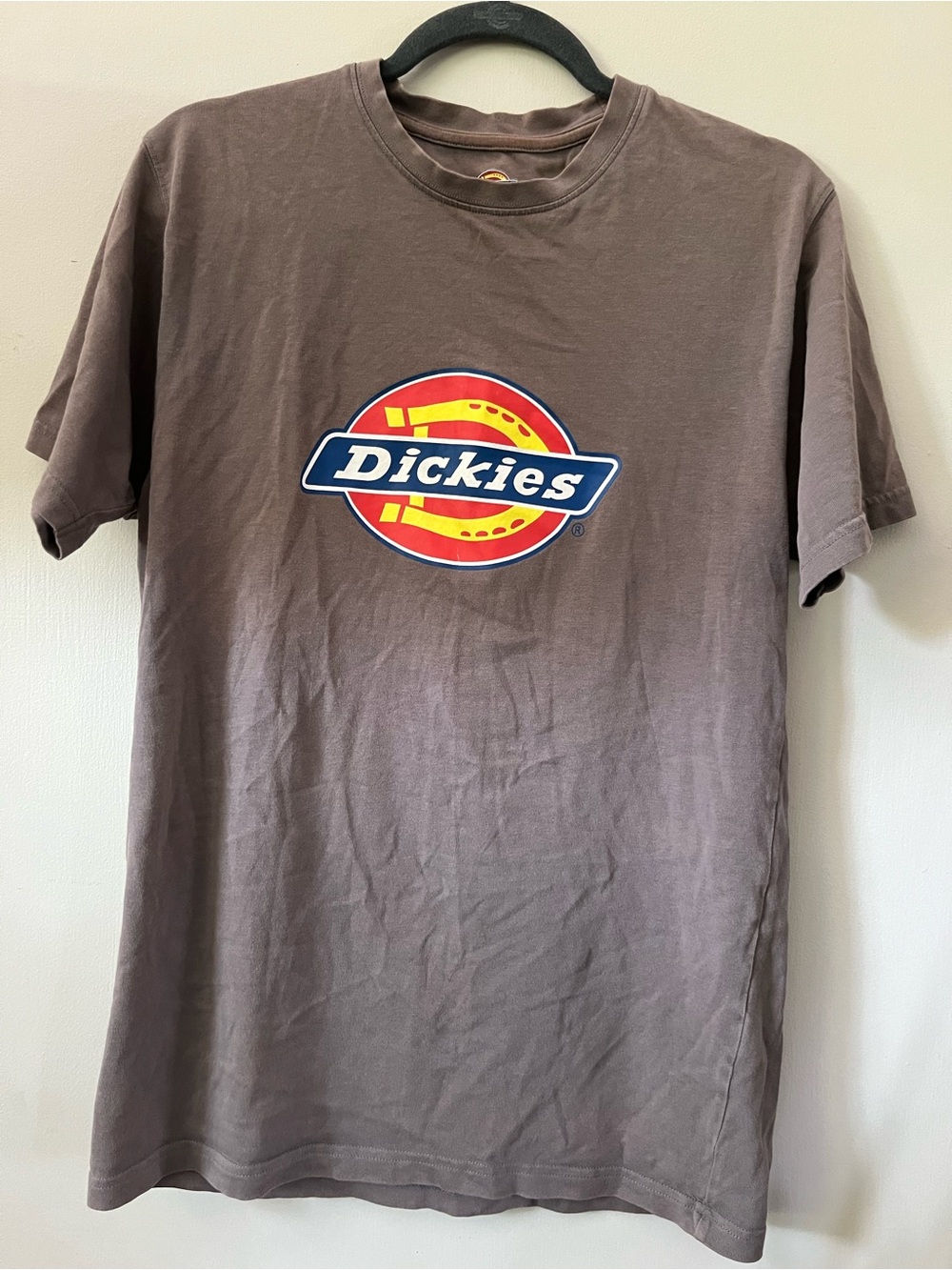 Dickies Men's Short Sleeve Tri-Color Logo Graphic T-Shirt.